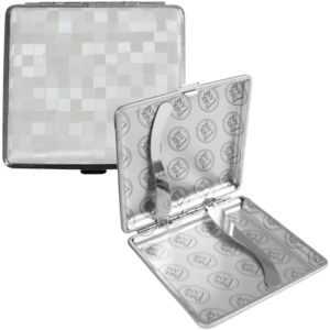 Cigarrera Park Lane plateada con diseño tipo cuero en cuadros, capacidad para 20 cigarros de 85 mm, fabricada en acero inoxidable y cuero PU. FAL-CG79