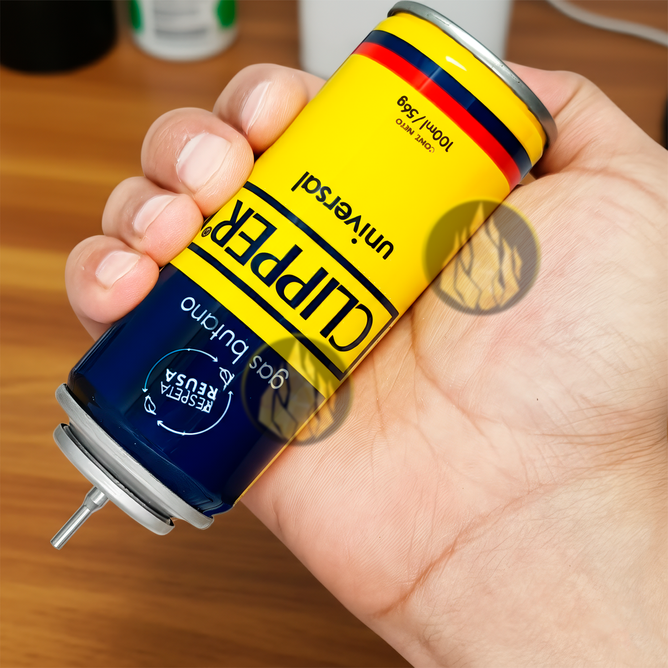 Gas Butano Clipper 100 ml en lata metálica para recargar encendedores, combustible original marca Clipper compatible con encendedores de butano y sistema de válvulas con adaptadores. GSBT1012