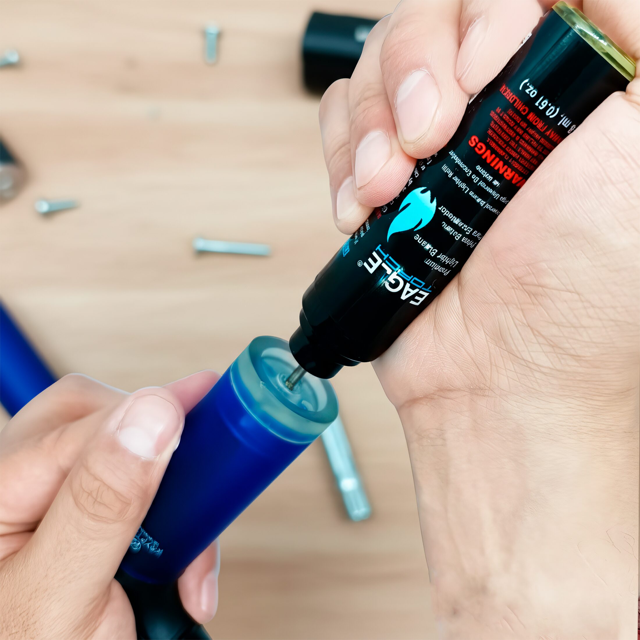 Gas Butano Premium 18 ml marca Eagle Torch para recargar encendedores Clipper y Zippo, lata portátil para encendedor de butano uso diario. OLI-G01