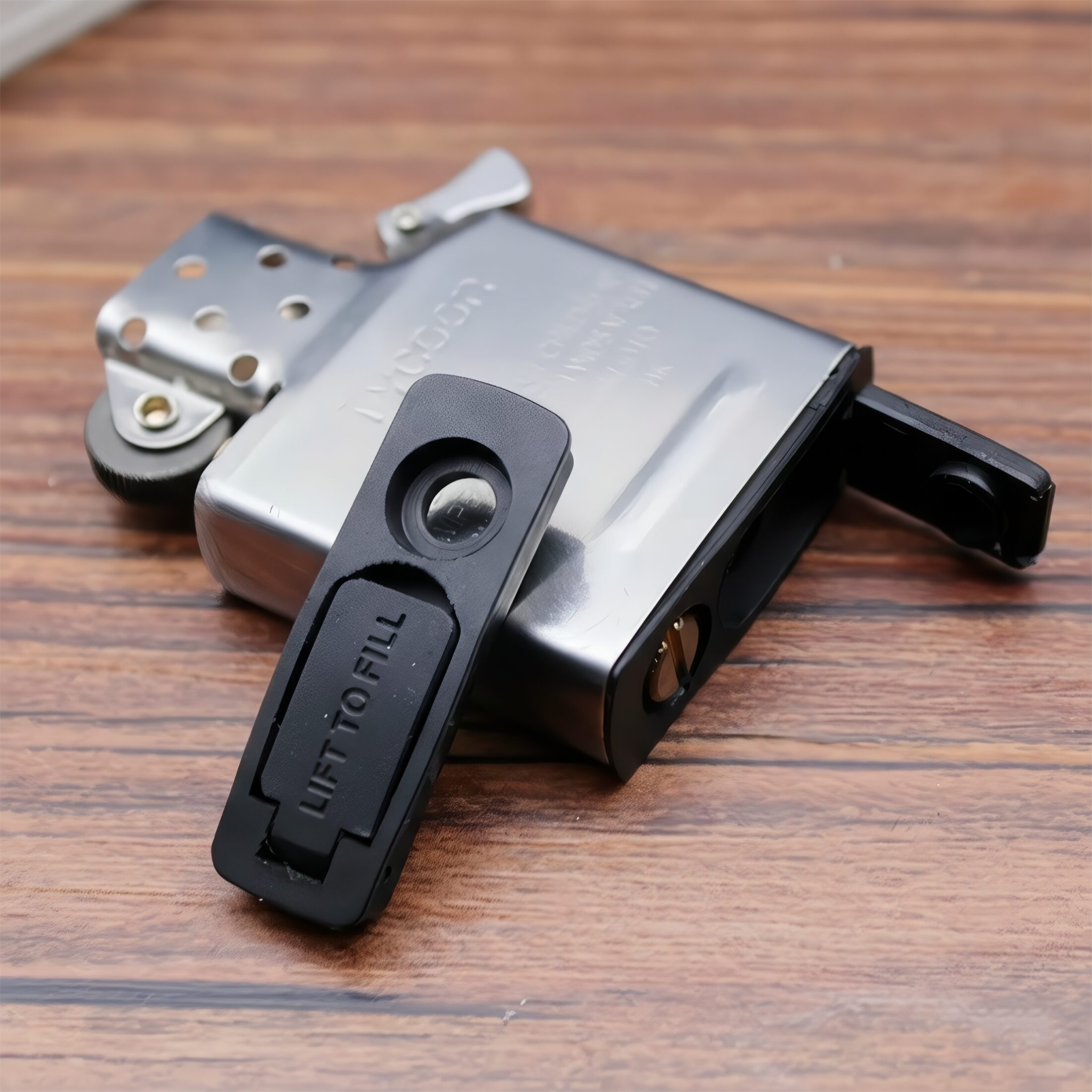 Repuesto Almohadilla Zippo de fieltro universal color negro compatible con encendedores Zippo y Zorro. RAT