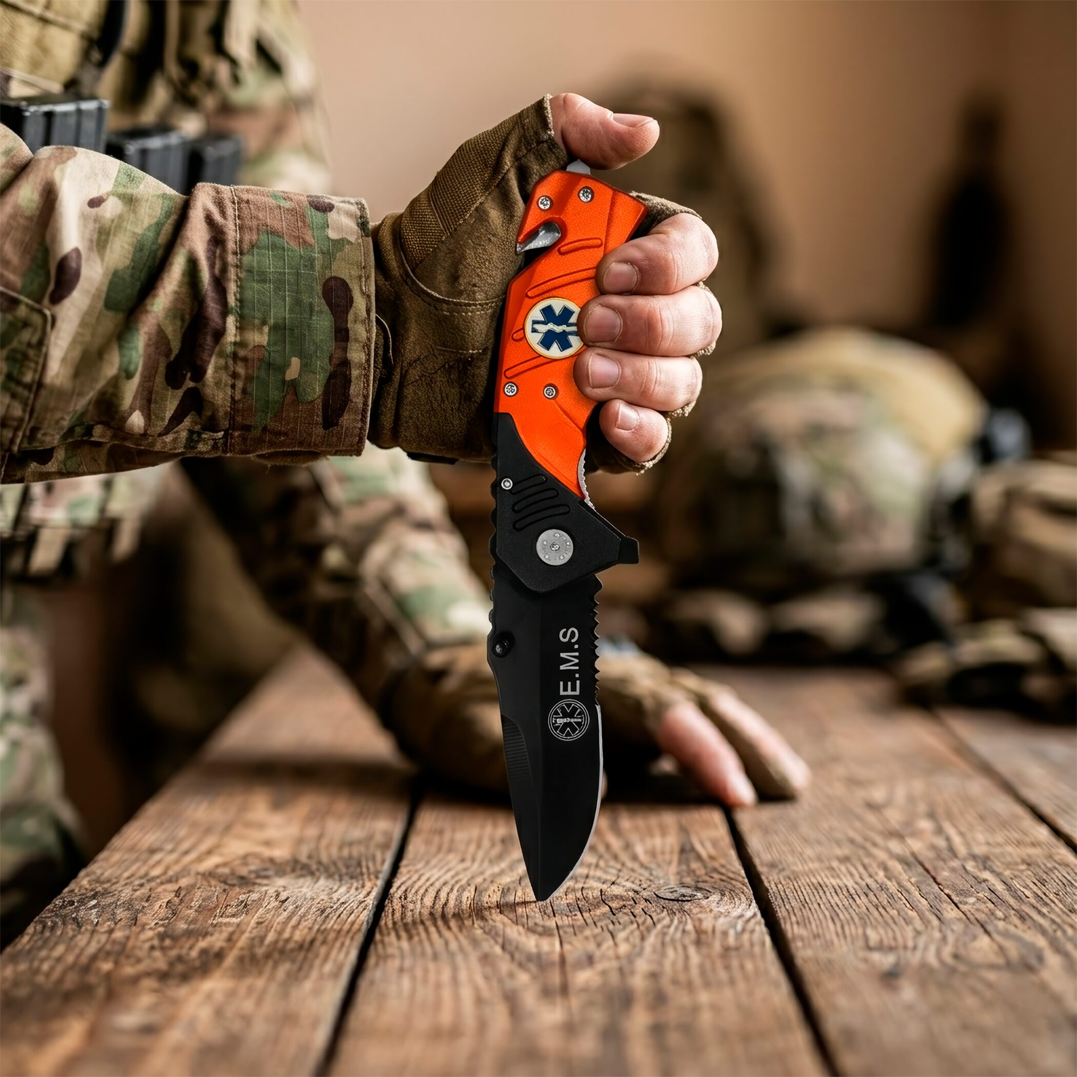 Emergencia Snake marca Snake Eye con rompe vidrios y corta cinturón de acero inoxidable Navaja Automática Emergencia Snake modelo SE-921EMS con apertura automática y clip para cinturón