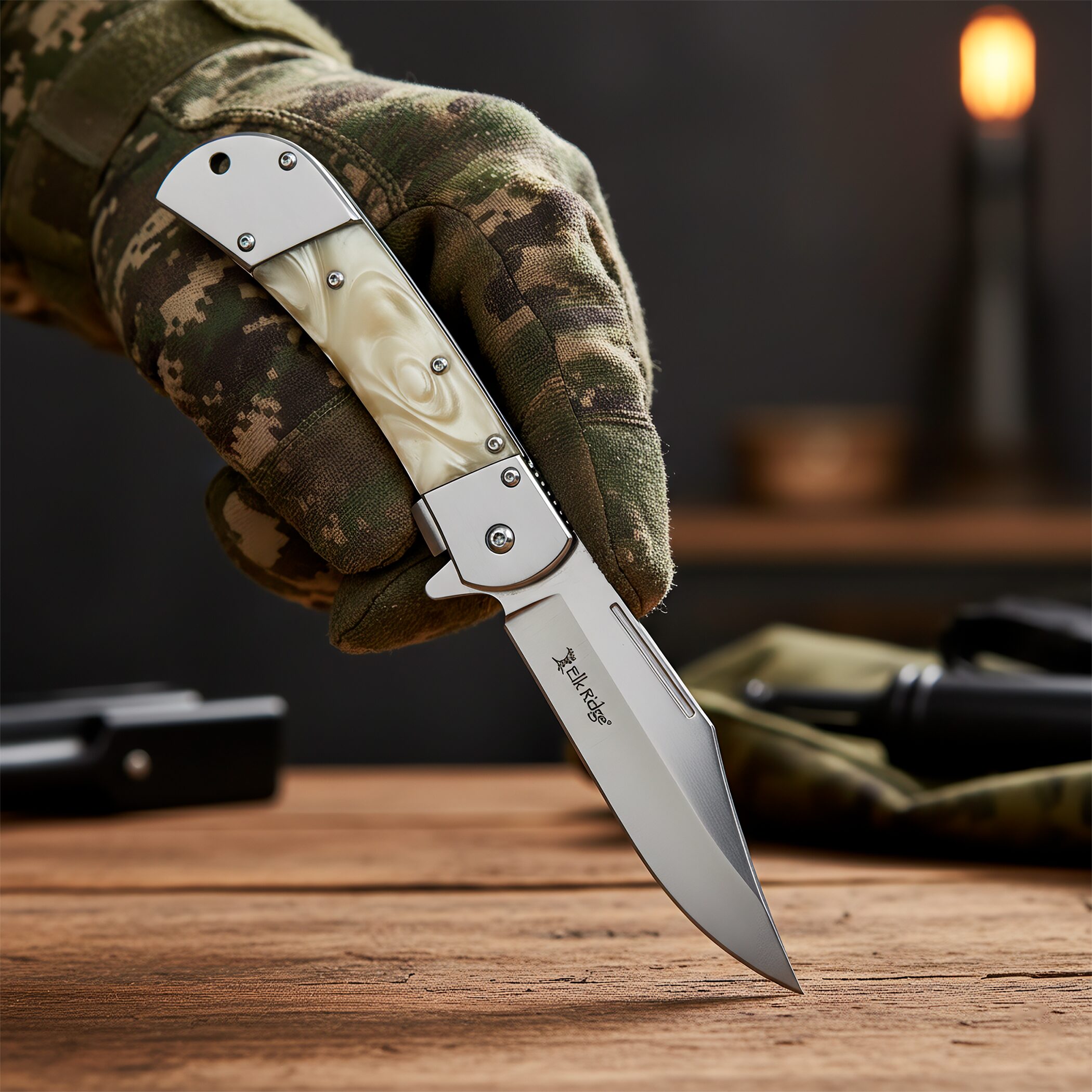 Navaja Automatica Premium Elk Ridge modelo ER-A009WP con hoja de acero inoxidable y cachas de perla blanca