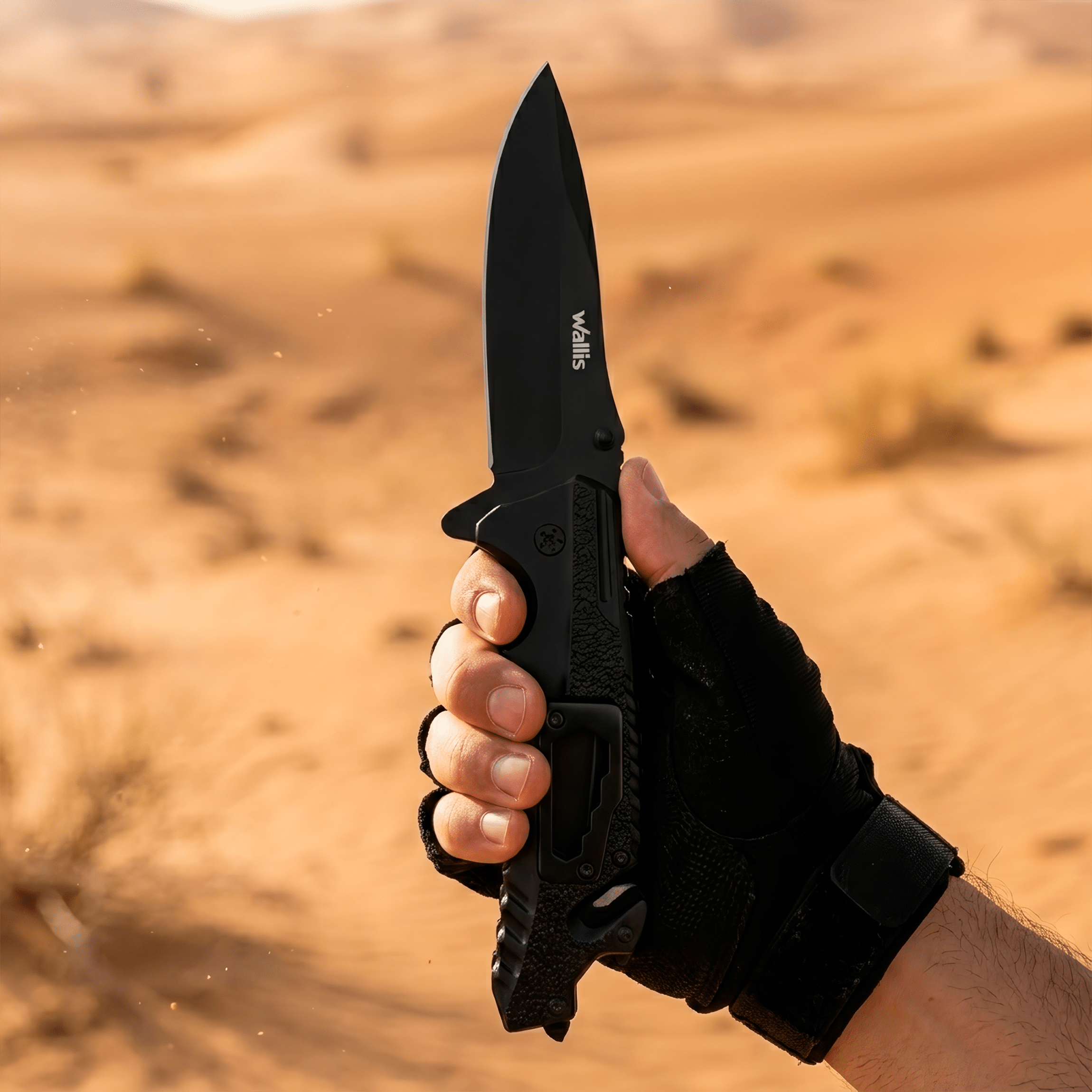 Navaja Militar Rompe Vidrios Wallis modelo K900372 con hoja de acero inoxidable y corta cinturón integrado.