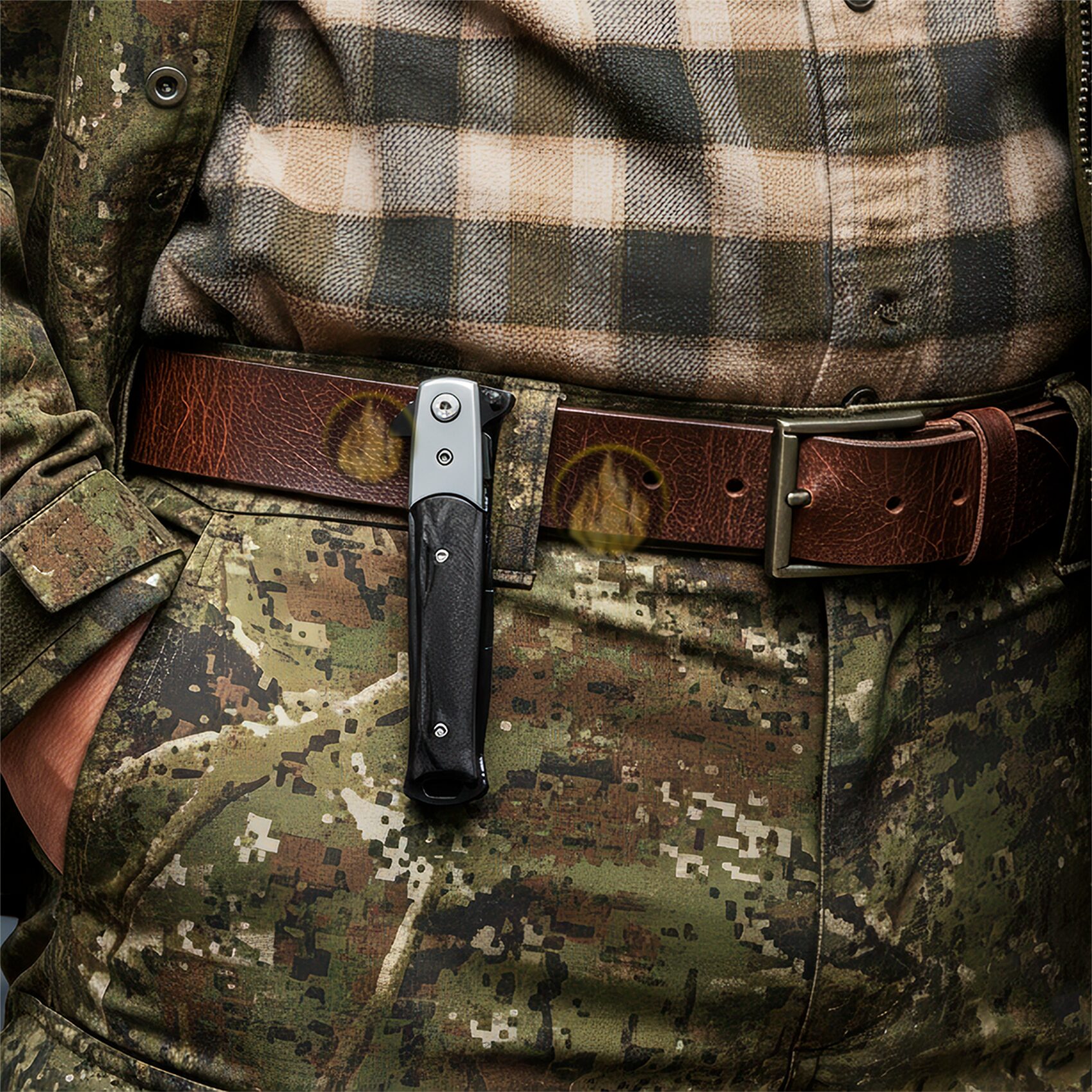 Navaja Stiletto Automática Tac-Force modelo TF-438BP con cachas nacar negro hoja de acero inoxidable 420 y clip para cinturón Navaja Stiletto Automática estilo italiano clásico con apertura automática hoja lisa afilada marca Tac-Force modelo TF-438BP